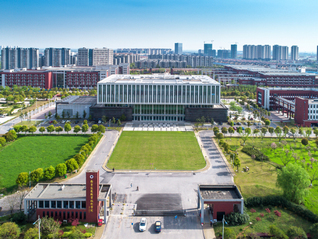  【江宁校区】图书馆北广场